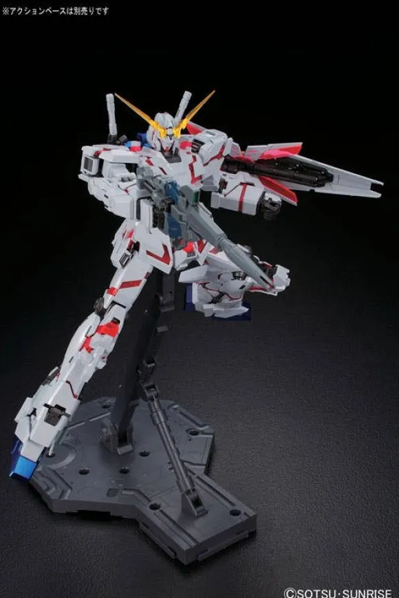 1/100 MG RX-0 Unicorn Gundam (Red or Green Frame Twin Frame Edition) Titanium Finish