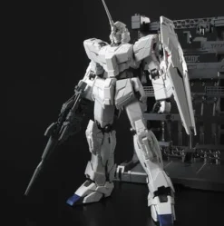 1/100 MG Unicorn Gundam HD Color + MS Cage