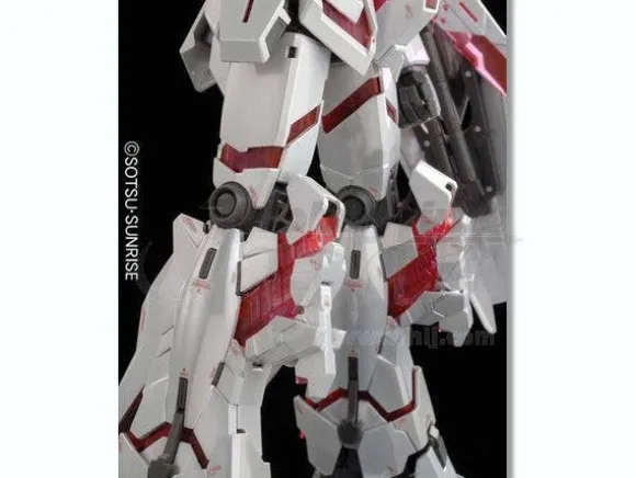 1/100 MG Unicorn Gundam Ver.Ka Titanium Finish