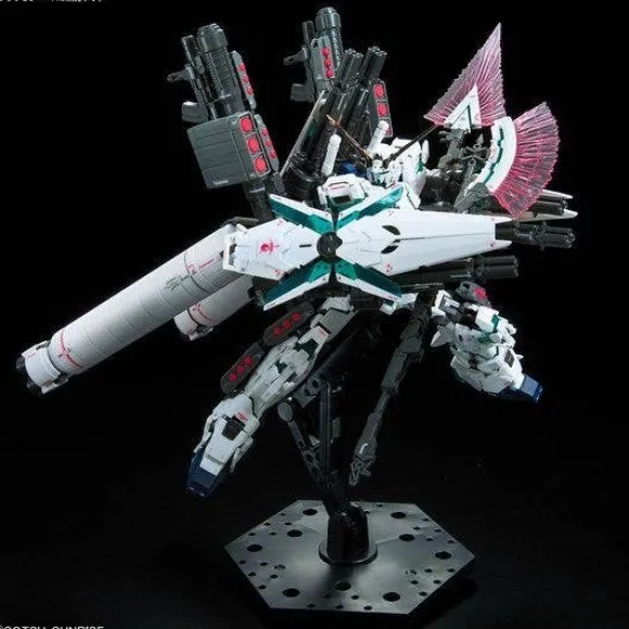 1/144 RG Full Armor Unicorn Gundam